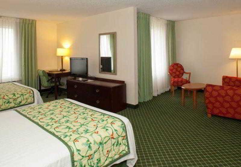 Fairfield Inn & Suites By Marriott Cleveland Streetsboro Exterior photo